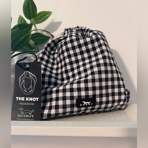 Scout Tie Knot Knit Black Knot Headband in Black
NWT
Gingham Drawstring Bag - Picture 1 of 4